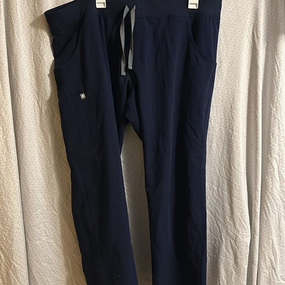 Navy Figs Scrub Pant - Picture 2 of 4